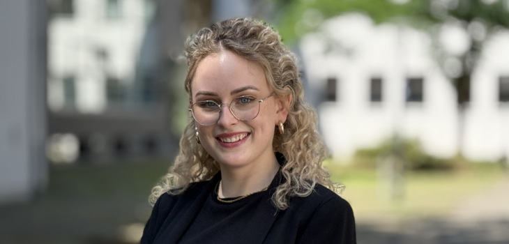 Julia Alb